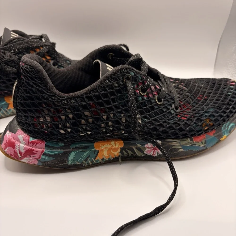 NOBULL Mesh Runner Tropical Floral Womens 7 Mens 5.5 Black Sneakers